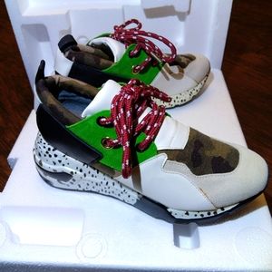 Very rare Steve madden cliff Pattern wave